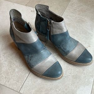 MJUS Leather Ankle Boots